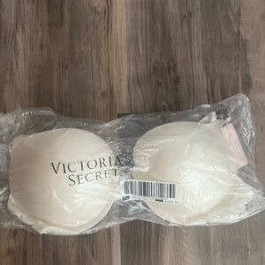 Victoria's Secret Cream T-Shirt Bra Intimates